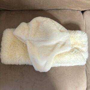 Bundle Faux Fur scarf 🧣& Trapper Hat -Ivory